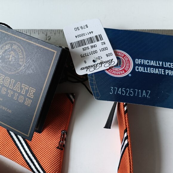 NWT Brooks Brothers Officially Licensed Collegiate Bow Tie - Picture 2 of 6